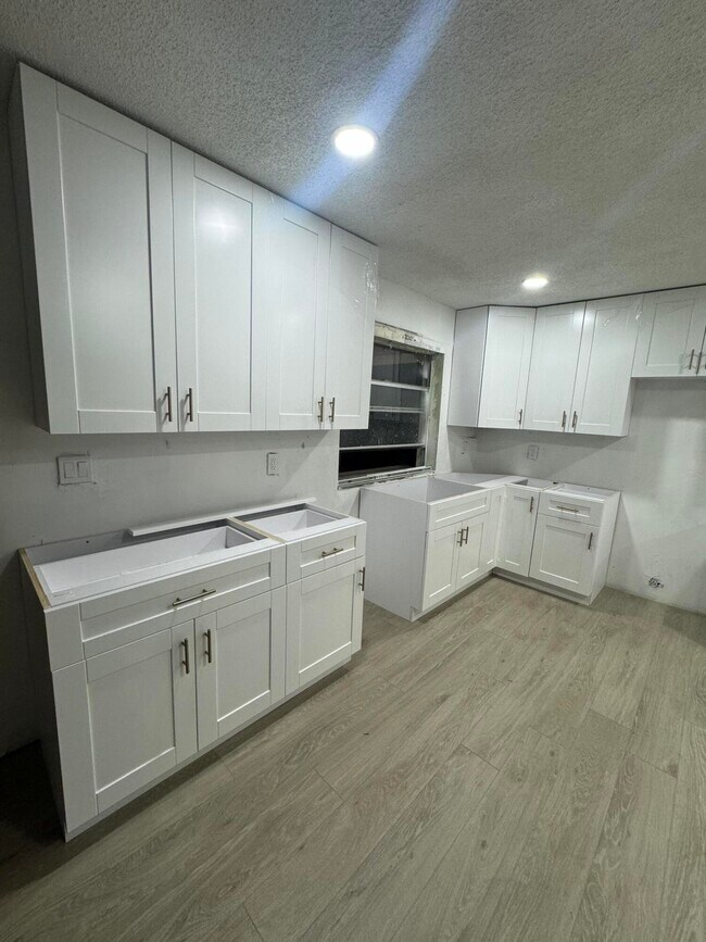 Foto del edificio - 6260 SW 6th St