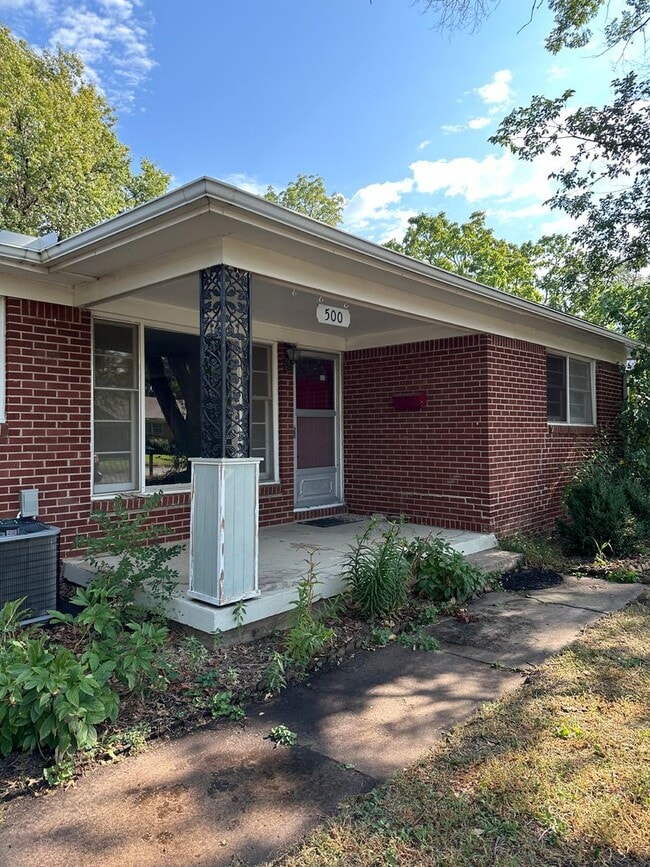 Building Photo - 500 Alexander Dr