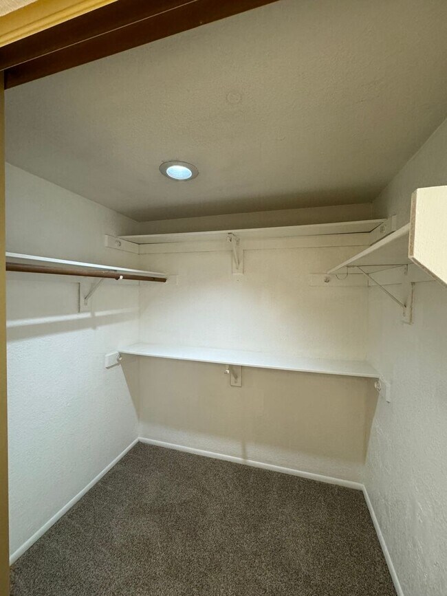 Building Photo - 3 BEDROOM IN PAPAGO PARK VILLAGE IN TEMPE