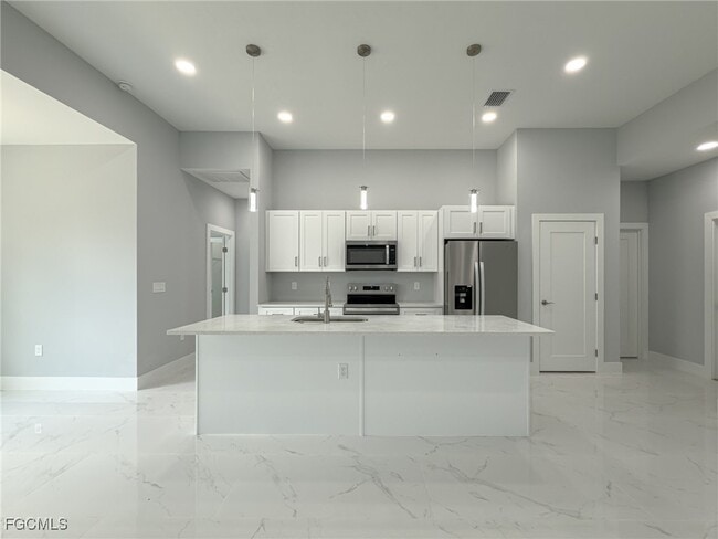 Building Photo - 6137 Higgins Ave