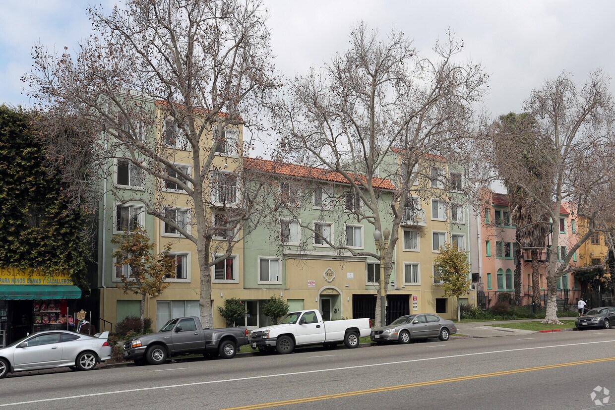 Primary Photo - Sycamore Village