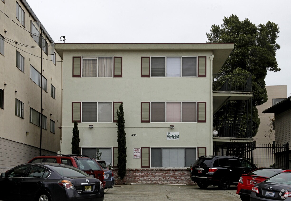 Building Photo - 430 Vernon St