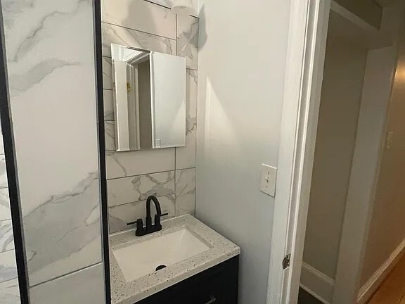 Bathroom View 1 - 642 Morton Pl NE