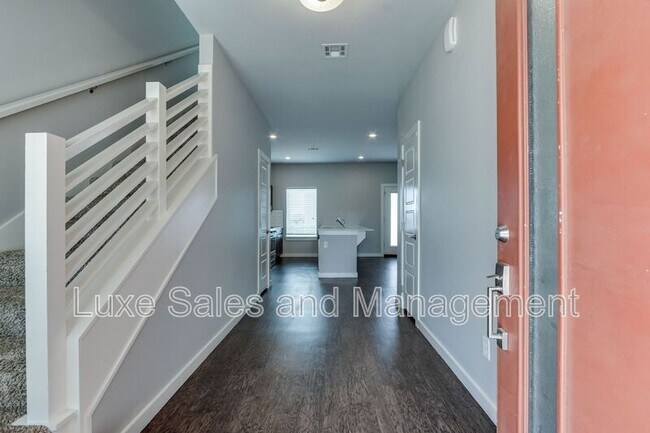 Foto del edificio - 17601 Hampton Park Dr