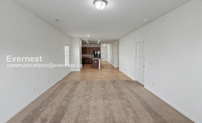 Building Photo - 3 Bed/2 Bath Home with Garage / Available Now!