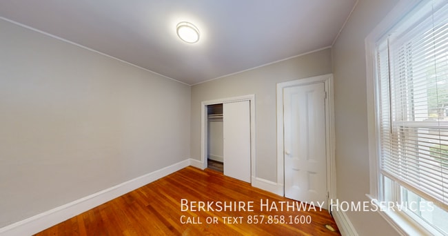 Building Photo - 60 Dana St