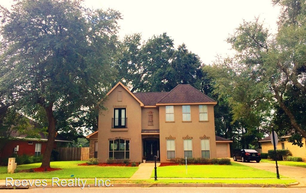 Foto principal - 9316 Marchand Ave