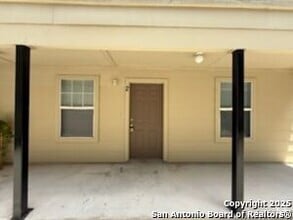 Building Photo - 926 Drury Ln