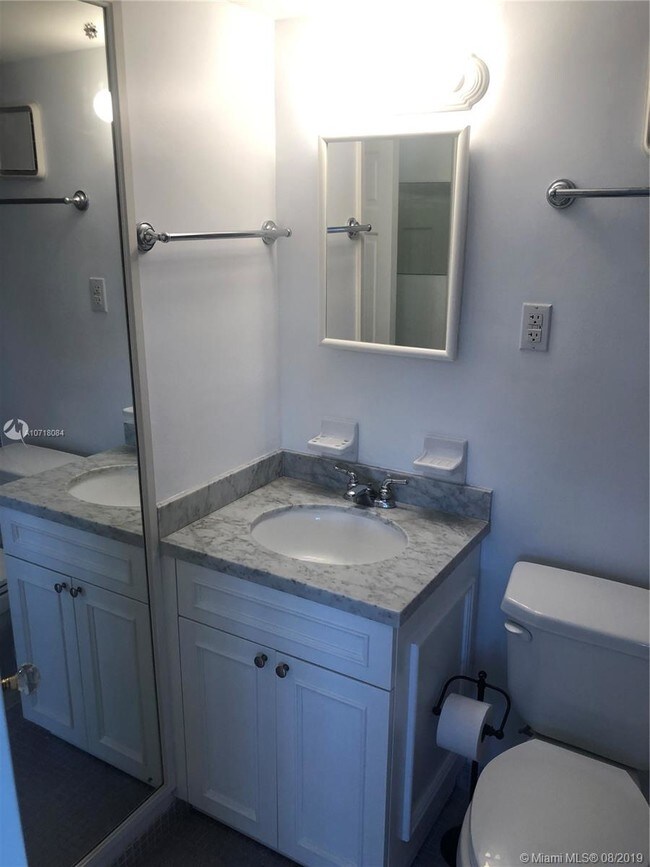 Foto del edificio - 2539 S Bayshore Dr