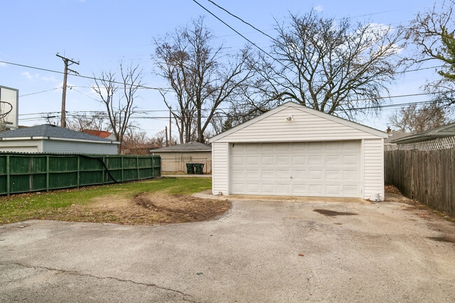 Building Photo - 3256 186th St