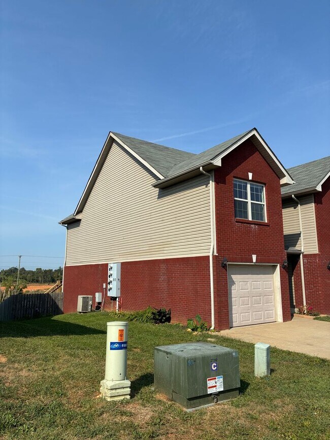 Building Photo - 137 Twin Lakes Dr
