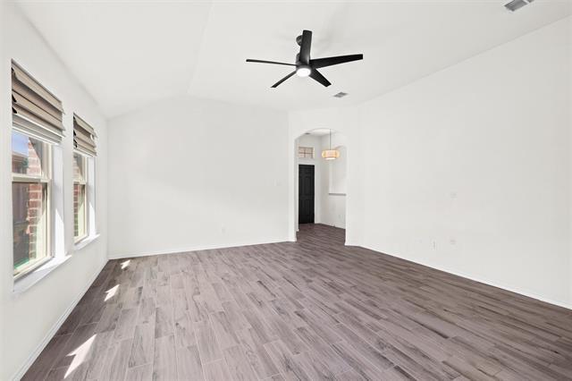 Building Photo - 1525 Alamandine Ave