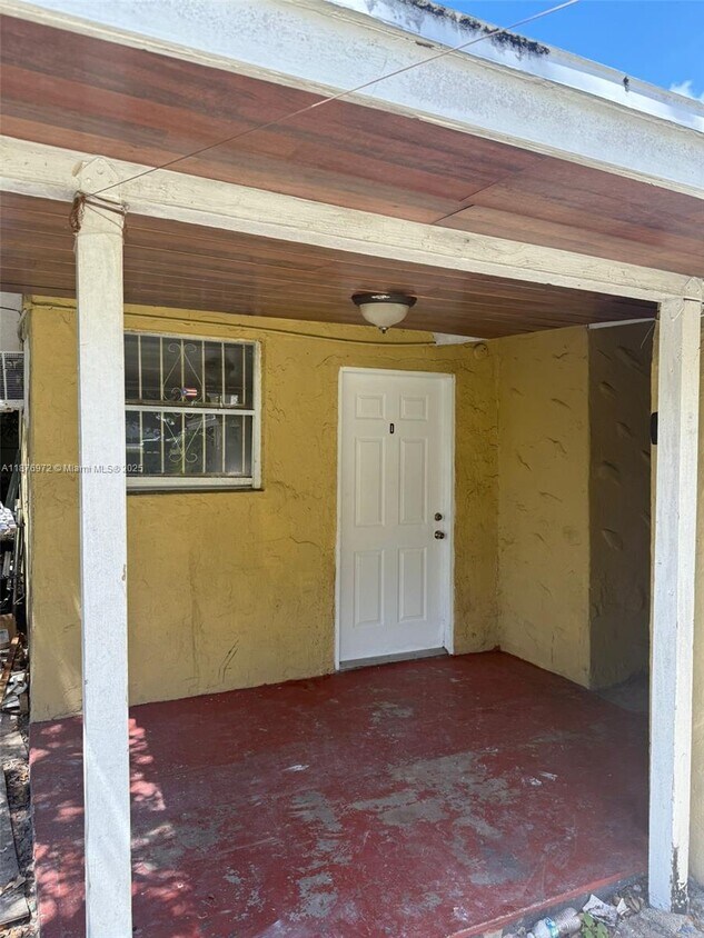 Primary Photo - 1340 Peri St