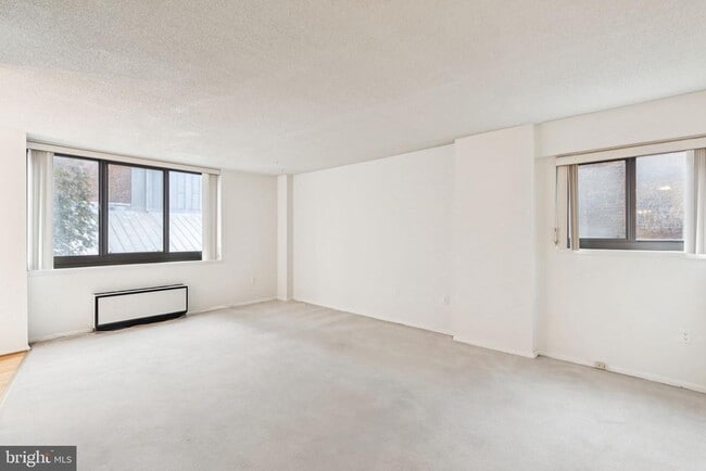 Building Photo - 1420 Locust St