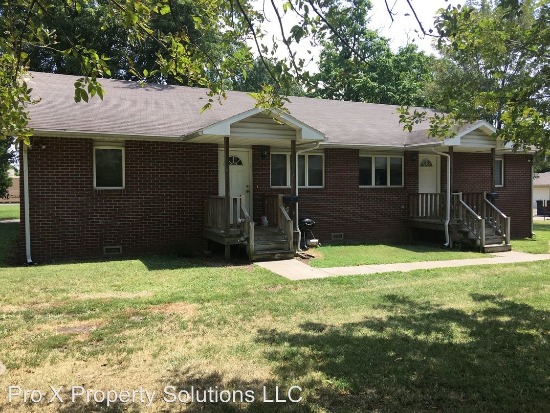 Primary Photo - 518 E Monroe St
