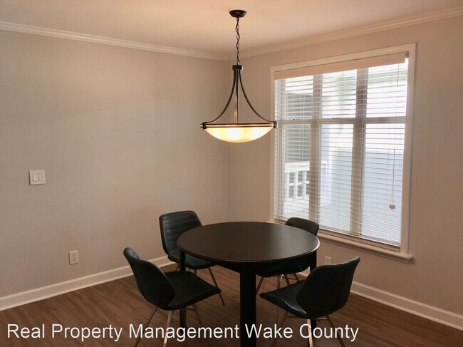 Building Photo - 2 br, 2 bath House - 1201 Westview Lane #305
