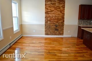 Building Photo - 2011 Vyse Ave