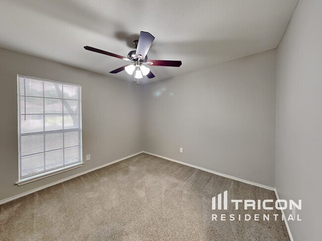 Building Photo - 6007 Big Springs Dr