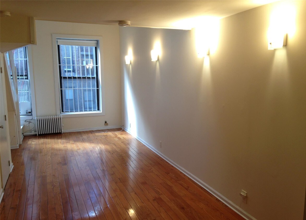 Primary Photo - 78 Saint Marks Pl