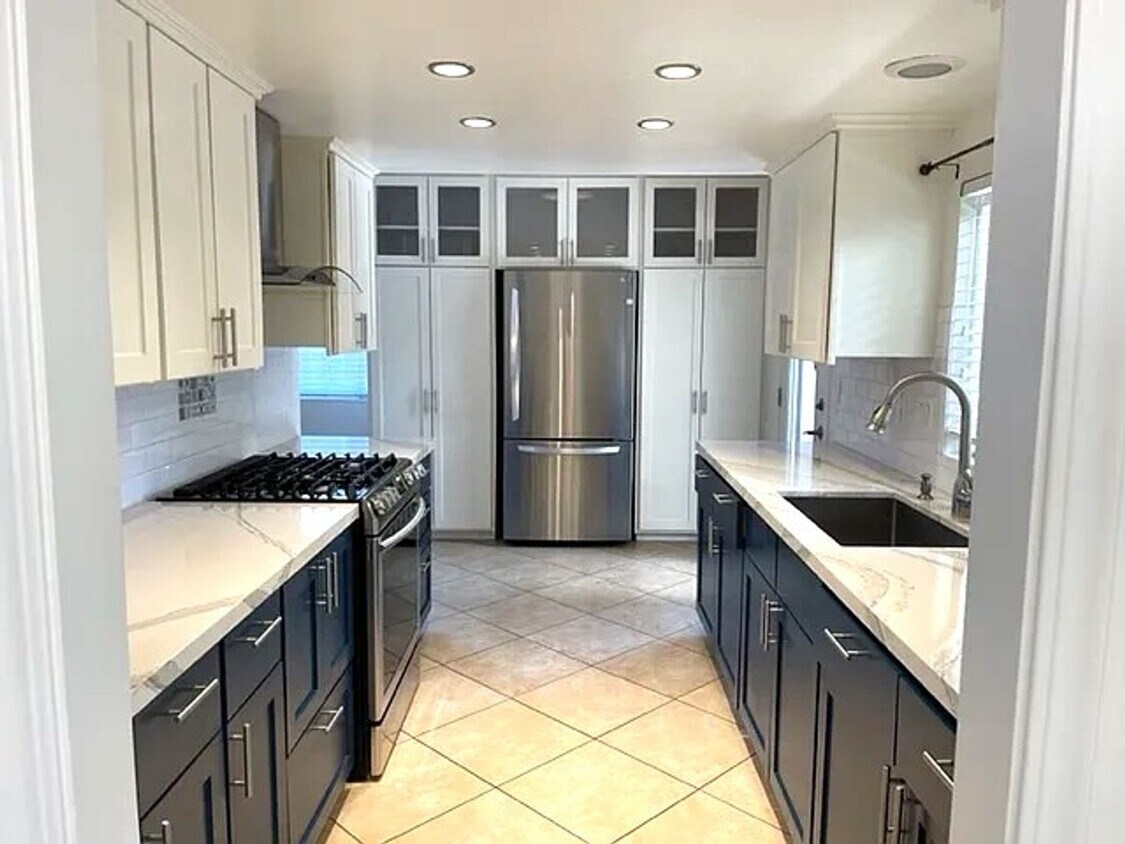 Foto del edificio - 2051 Burnside Dr