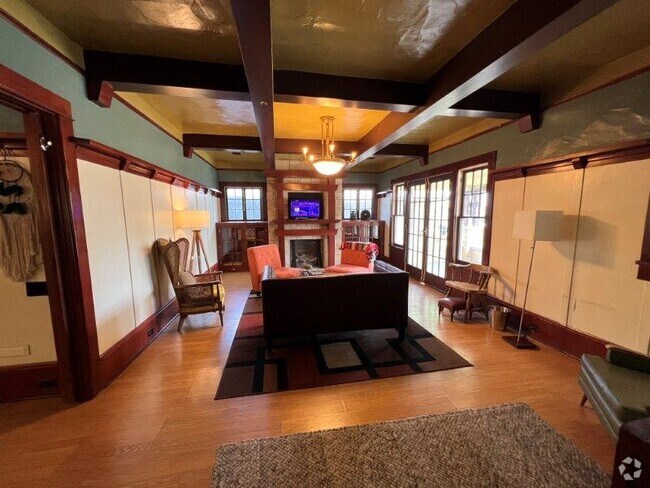 View of Tower District Apartments for Rent - Fresno, CA - 7 Rentals ...