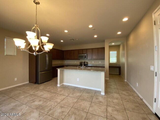Building Photo - 3726 E Angstead Dr