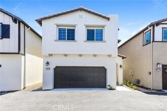 Building Photo - 28205 Dwight Dr
