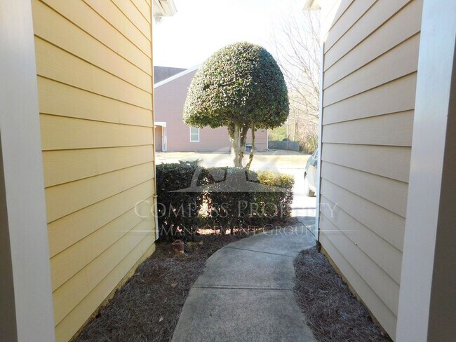 Building Photo - 1901 Lake Heights Cir NW