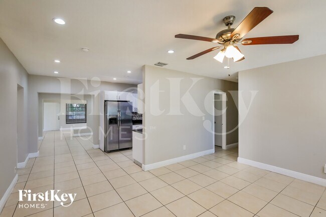 Foto del edificio - 1761 NE 170th St