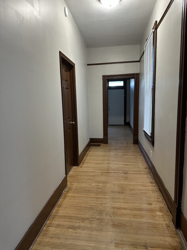 Building Photo - 3324 Vetter Ave