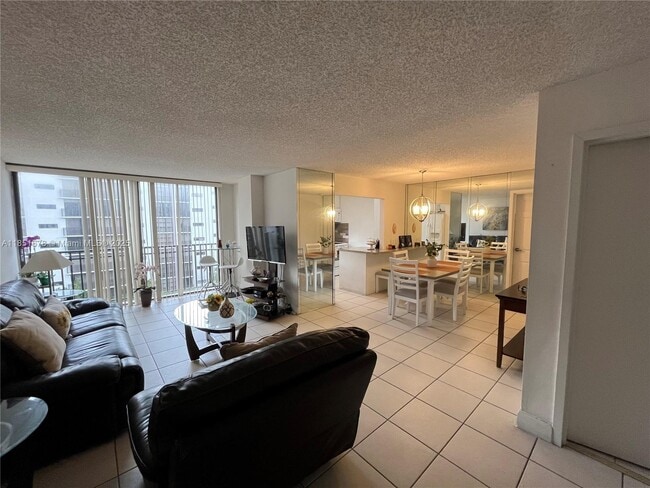 Foto del edificio - 16909 N Bay Rd