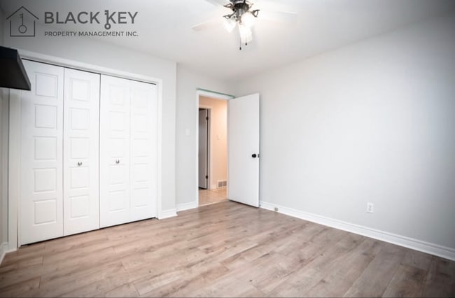 Building Photo - 107 Edgehill Crescent