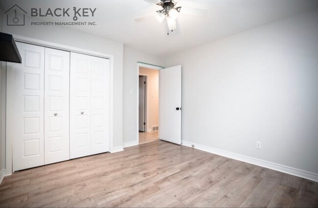 Photo du bâtiment - 107 Edgehill Crescent