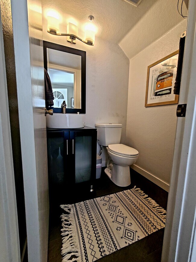 Downstairs Half Bath - 543 Victoria St