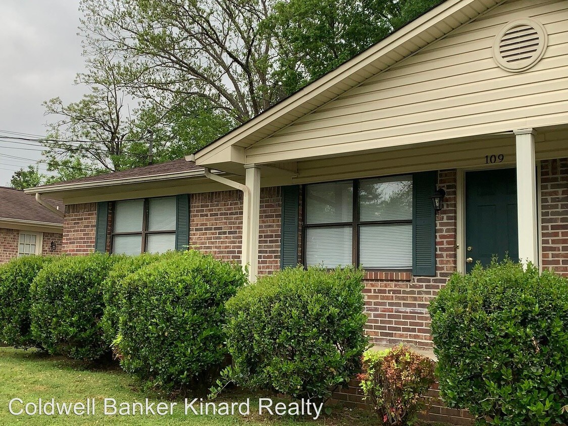 Primary Photo - 2 br, 1 bath Apartment - 109 Weeks Dr NE