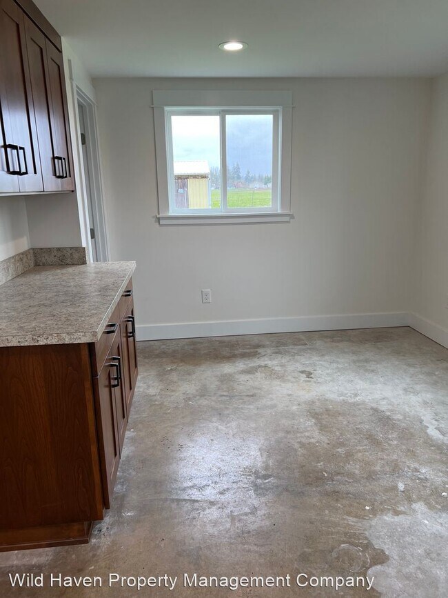 Building Photo - 3 br, 2.5 bath House - 8300 NE Gun Club Rd