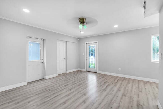 Foto del edificio - 4500 NE 18th Ave