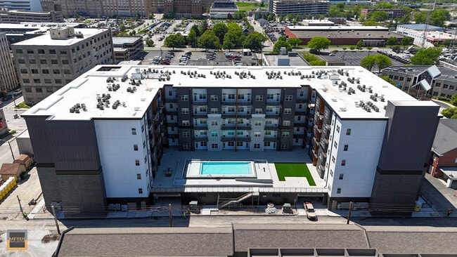 Building Photo - The Stella