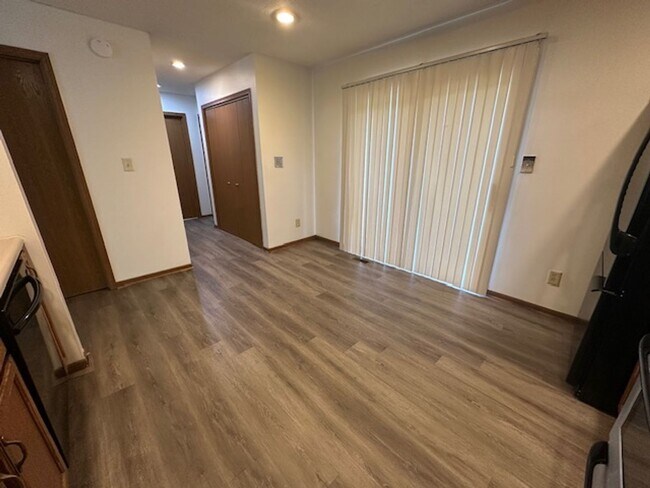 Foto del edificio - 2160 Galaxy Dr