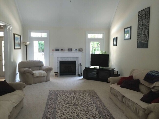 Foto del edificio - 4 Bedroom Rental with Saltwater Pool in Taberna