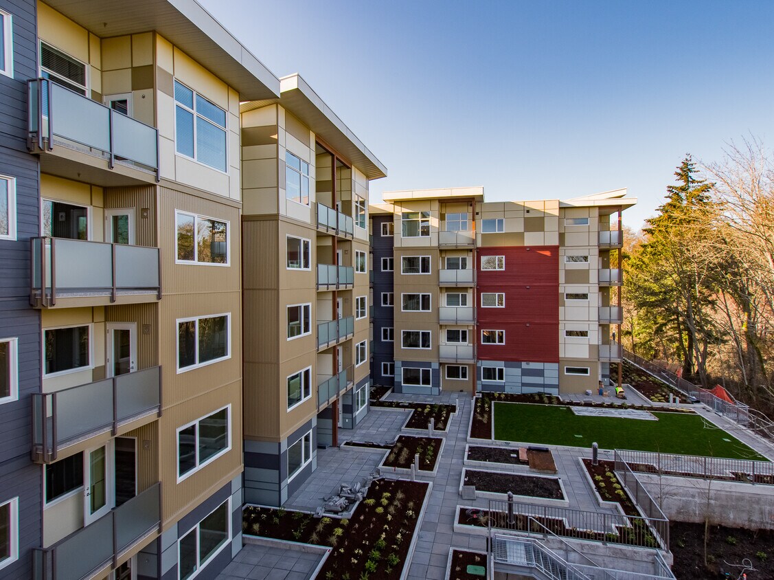 20 Barsby Ave, Nanaimo, BC V9R 5V7 Townhouse for Rent in Nanaimo, BC