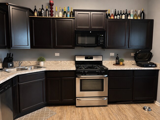 Foto del edificio - 651 Anchorage Ct