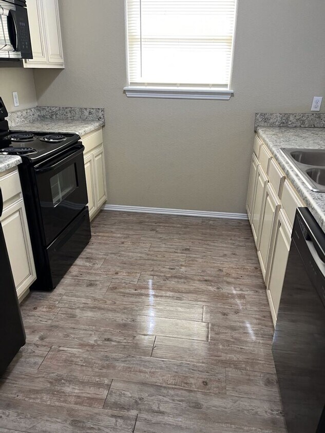 Building Photo - LJM-1315 South 12th Street (A-B)