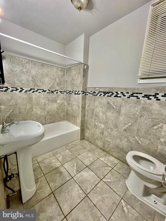 Foto del edificio - 408 W Ruscomb St