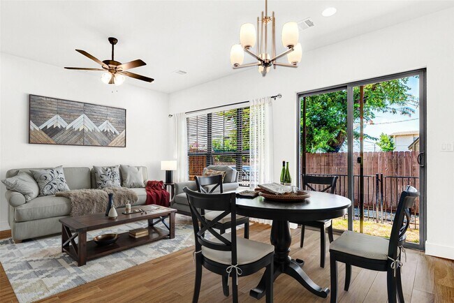 Foto del edificio - 3676 Rickshaw Dr