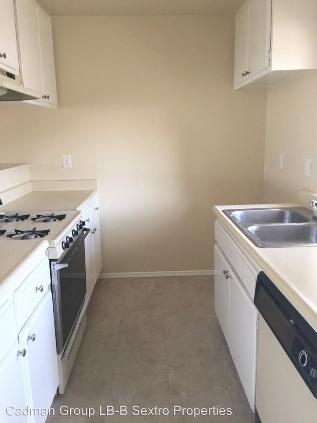 Foto del edificio - 460 Almond Ave