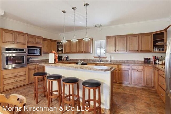 Foto del edificio - 6 br, 3 bath House - 100 Deer Range Lane