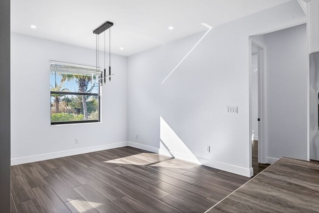 Building Photo - 332 SW 26th St