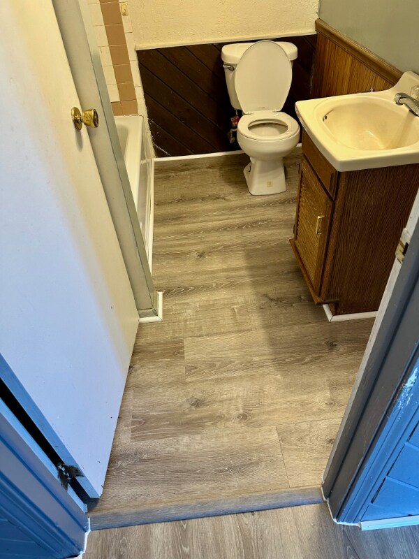 Foto del edificio - 102 S Main St