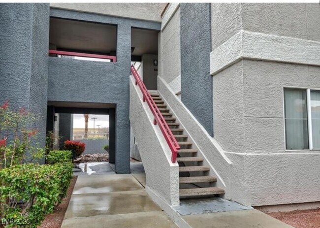 Foto del edificio - 8600 W Charleston Blvd